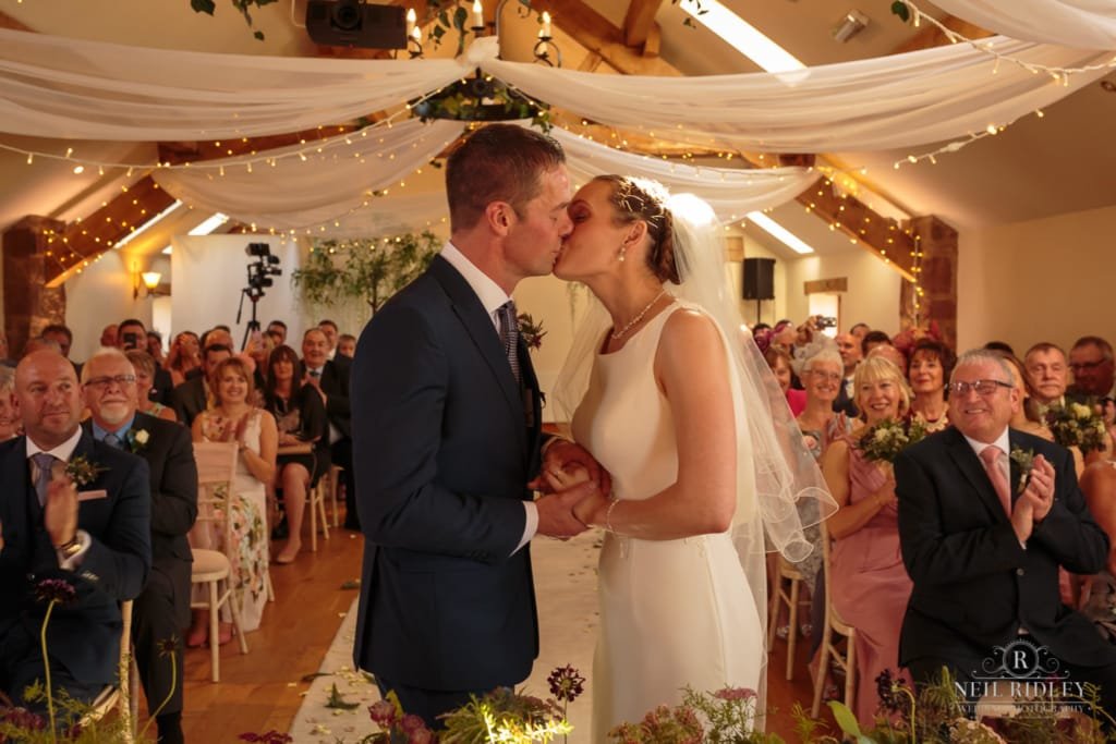 Beeston Manor Wedding Photographer - First Kiss