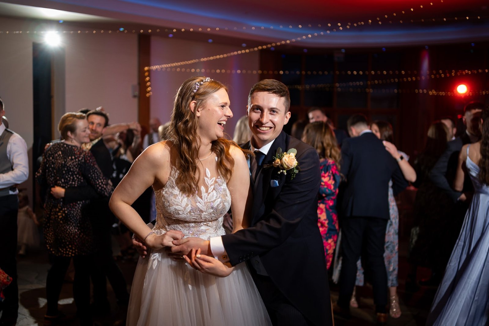 NR900347 The Out Barn Wedding Photographer Bride and groom on dancefloor