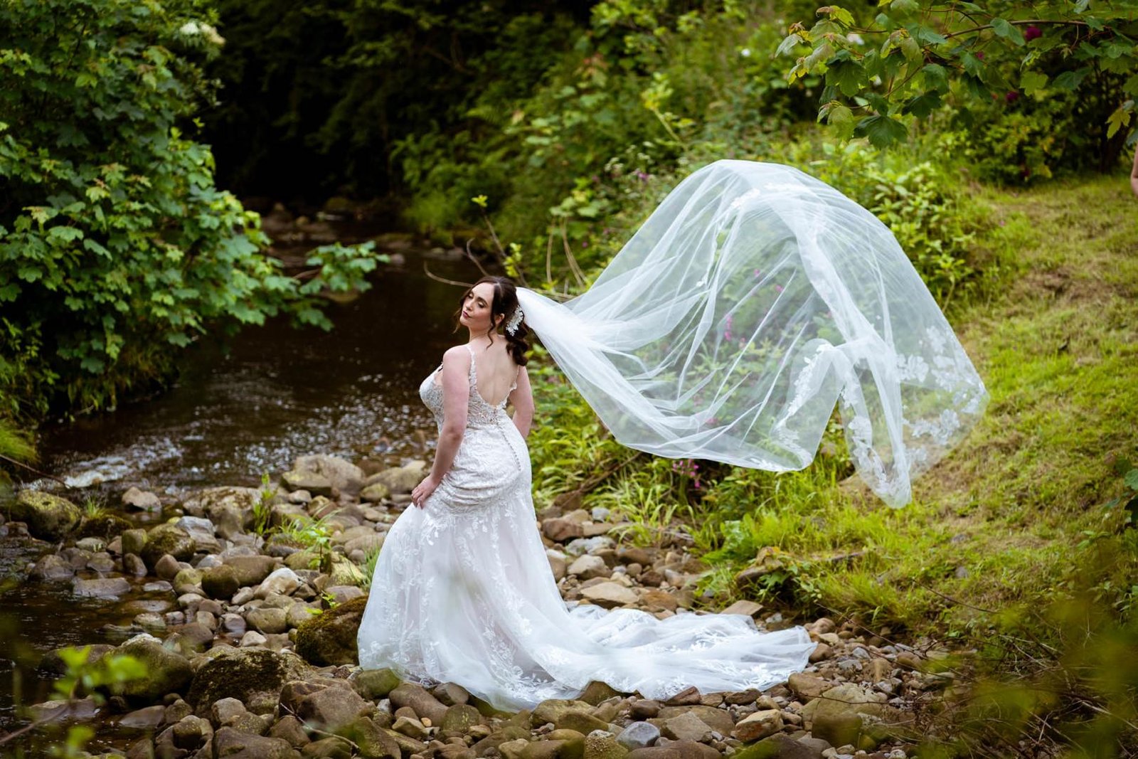 Flying Veil The Out Barn Wedding Photographer Flying veil